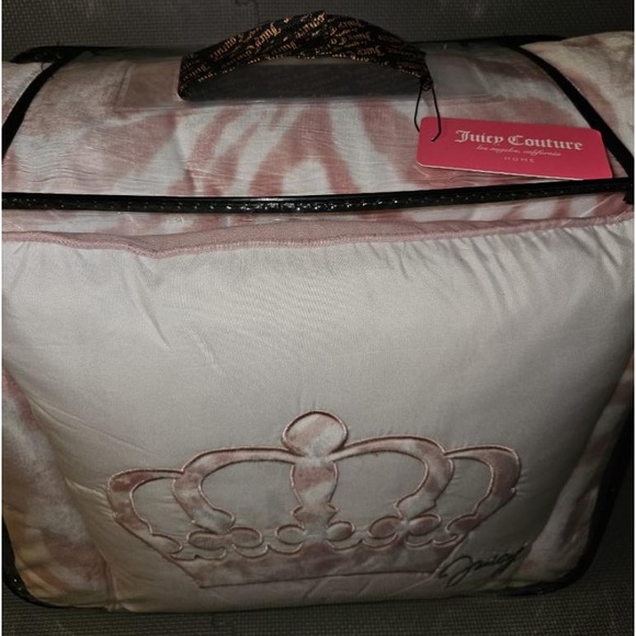 Juicy Couture Pink Plush Zebra Print Comforter Set Queen - Picture 2 of 5